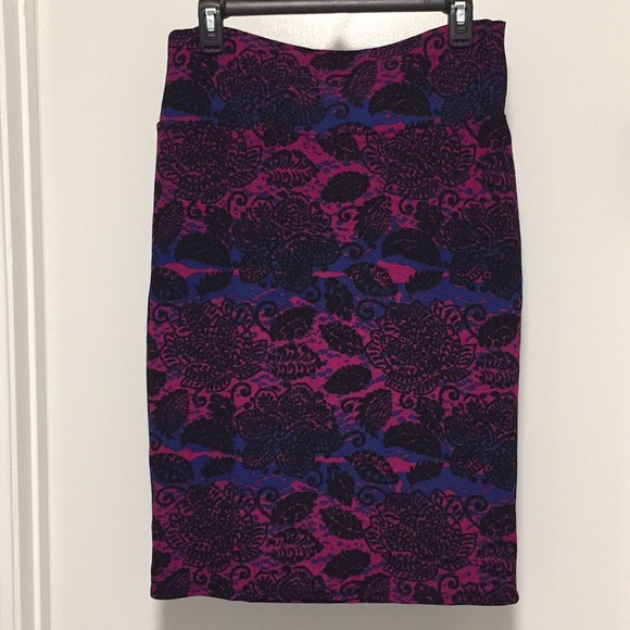 LuLaRoe Dresses & Skirts - LuLaRoe Large Cassie Skirt